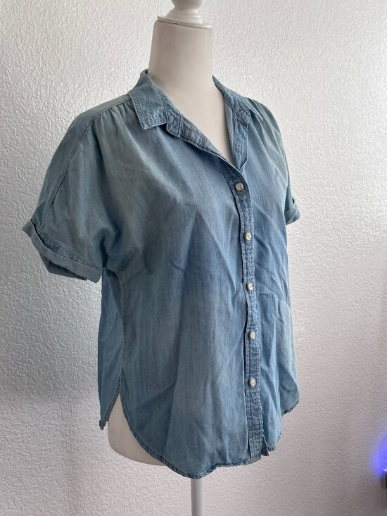 Universal Thread Tops - Universal Thread Chambray Button-Up Shirt | Short Sleeve Denim Top | Size XS